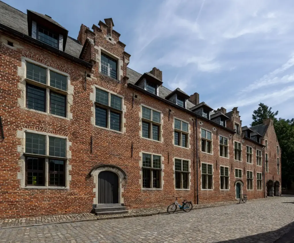 waarom podcasts de nieuwe huiskamergesprekken zijn geworden